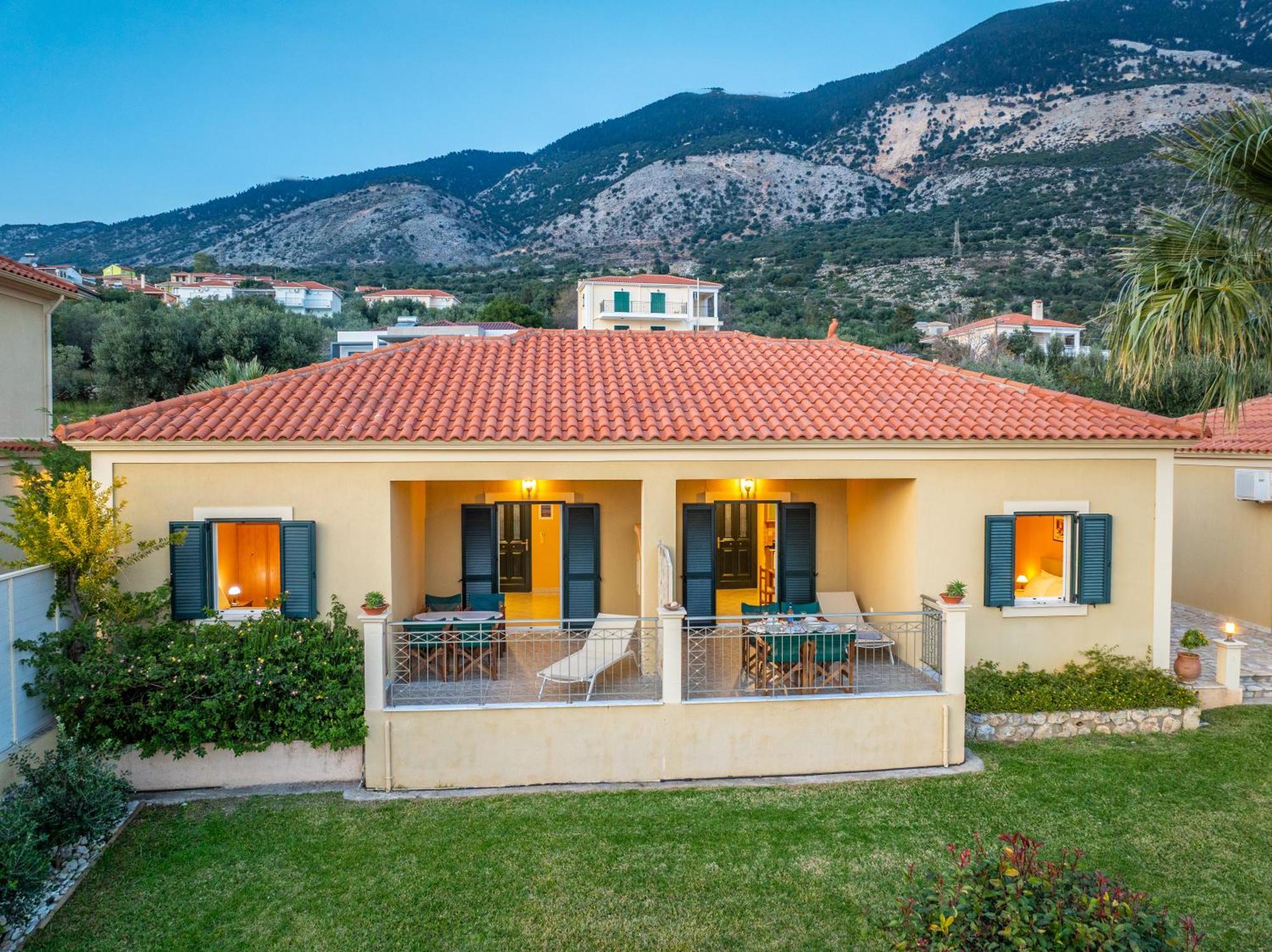 Eleftheria Apartments Vlachata Bagian luar foto